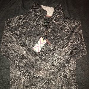 Frosty tipped true grit pullover